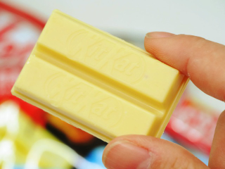 Illustration for article titled Toasting Kit Kats at Home Sure Looks Dangerous and Delicious